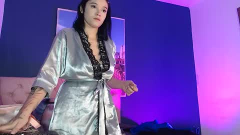 Snapshot of bella_lr chatting on 05-19-26, 12:16 Valentina online show from 05-19-26, 12:16