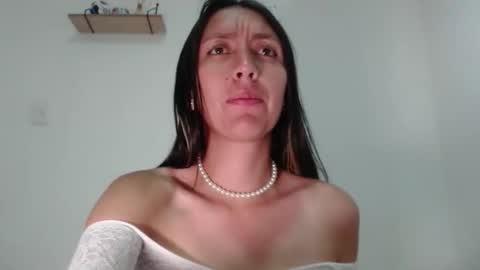 Snapshot of bella_marlowe chatting on 10-02-25, 11:39 Bella Marlowe online show from 10-02-25, 11:39