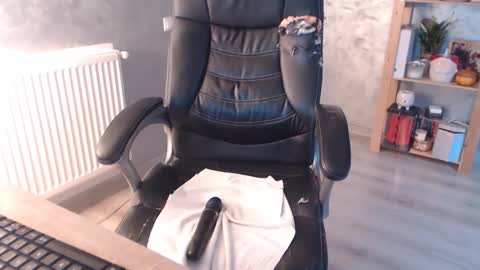      online show from 10-24-25, 05:15