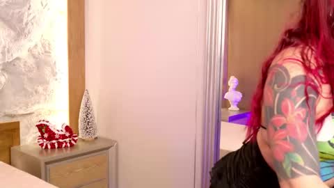 Snapshot of bella_mush chatting on 11-28-25, 04:20 BELLA online show from 11-28-25, 04:20