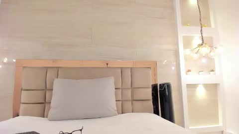  BELLA  online show from 04-15-26, 03:13