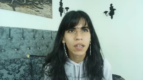 Snapshot of bella_poisonous chatting on 05-31-26, 02:09 Bella online show from 05-31-26, 02:09