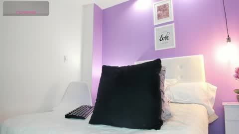 Bella Ponce  online show from 01-11-25, 05:29