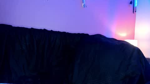 Bella Ponce  online show from 11-11-25, 03:23