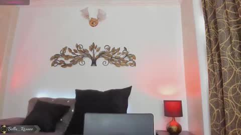 Bella roxe online show from 12-15-25, 04:22