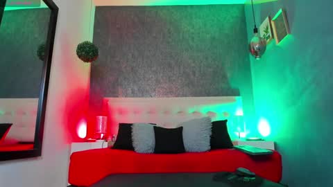     online show from 01-09-25, 01:29