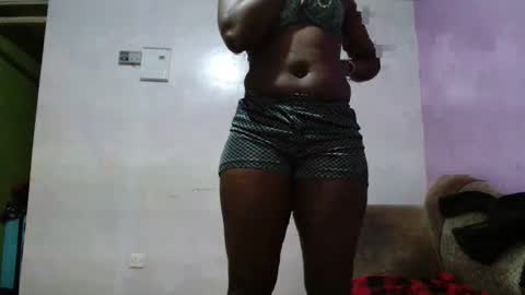 Snapshot of bella_sky_ chatting on 02-13-26, 06:31 Sky online show from 02-13-26, 06:31