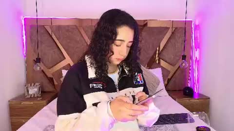 Snapshot of bella_swwan_ chatting on 07-11-26, 07:16 Bella Swwan online show from 07-11-26, 07:16
