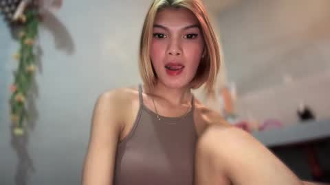 Bella online show from 02-24-25, 04:49