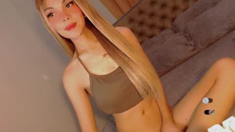 Snapshot of bella_tara chatting on 02-19-26, 01:12 Bella online show from 02-19-26, 01:12