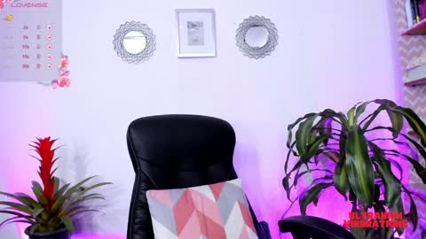 Snapshot of bella_thorne3 chatting on 01-09-25, 10:09 Bella online show from 01-09-25, 10:09