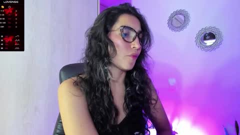 Snapshot of bella_thorne3 chatting on 12-02-25, 11:34 Bella online show from 12-02-25, 11:34