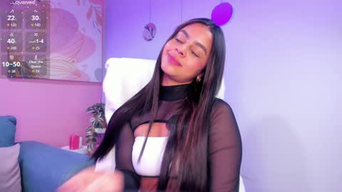 Snapshot of bella_walker_ chatting on 09-26-25, 08:13 BELLA online show from 09-26-25, 08:13