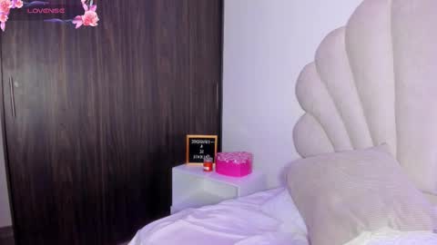 Snapshot of bellaadajud chatting on 10-21-25, 12:00 Bella Dajud online show from 10-21-25, 12:00