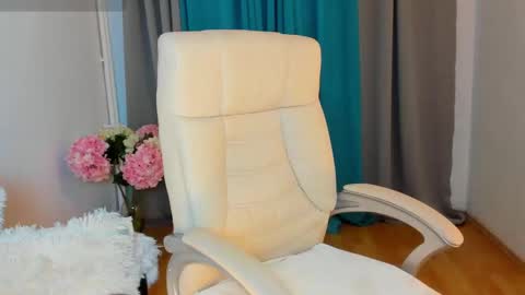 Snapshot of bellaanna25 chatting on 02-12-25, 12:44 BellaAnna online show from 02-12-25, 12:44