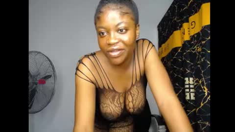 Snapshot of bellababy7 chatting on 06-12-26, 05:45 bella online show from 06-12-26, 05:45