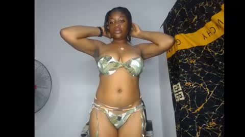 Snapshot of bellababy7 chatting on 06-19-26, 06:01 bella online show from 06-19-26, 06:01