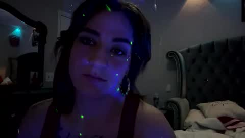 Snapshot of bellabeanz chatting on 06-04-26, 01:00 Roxy Rain online show from 06-04-26, 01:00