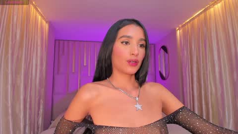 Snapshot of bellacarteer_ chatting on 01-02-25, 03:40 Bella C online show from 01-02-25, 03:40
