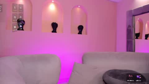 Snapshot of bellacarteer_ chatting on 01-08-25, 06:31 Bella C online show from 01-08-25, 06:31
