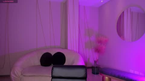 Snapshot of bellacarteer_ chatting on 02-04-25, 11:49 Bella C online show from 02-04-25, 11:49