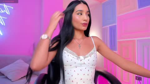 Snapshot of bellacarteer_ chatting on 02-08-25, 04:03 Bella C online show from 02-08-25, 04:03