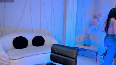 Snapshot of bellacarteer_ chatting on 02-20-25, 11:31 Bella C online show from 02-20-25, 11:31