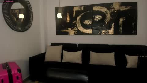 Snapshot of bellacarteer_ chatting on 02-25-25, 10:37 Bella C online show from 02-25-25, 10:37