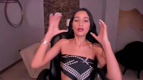 Snapshot of bellacarteer_ chatting on 03-02-25, 11:53 Bella C online show from 03-02-25, 11:53