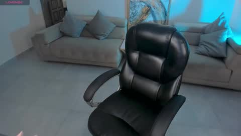 Snapshot of bellacarteer_ chatting on 09-28-25, 11:21 Bella C online show from 09-28-25, 11:21