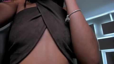 Snapshot of bellacarteer_ chatting on 10-16-25, 11:00 Bella C online show from 10-16-25, 11:00