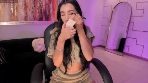  Bella C  online show from 11-18-25, 11:58