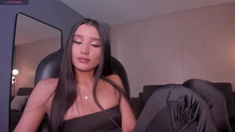 Snapshot of bellacarteer_ chatting on 05-16-26, 07:34 Bella C online show from 05-16-26, 07:34