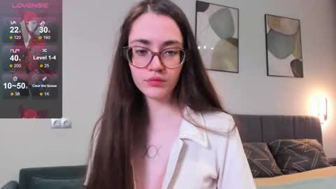 BellaCatLovesMeat online show from 10-23-25, 06:28