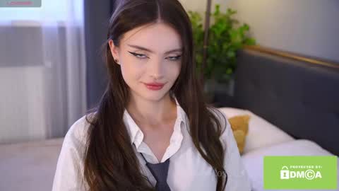 Bella I took a vacation and Ill be back on December 18th So dont lose me To keep in touch I have a TG -  you can find below online show from 03-06-25, 07:25