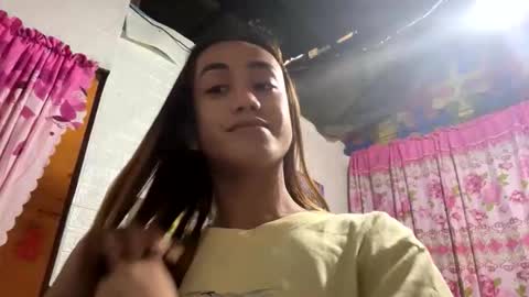 Snapshot of belladeputaxx chatting on 04-25-26, 03:53 IM BELLA online show from 04-25-26, 03:53