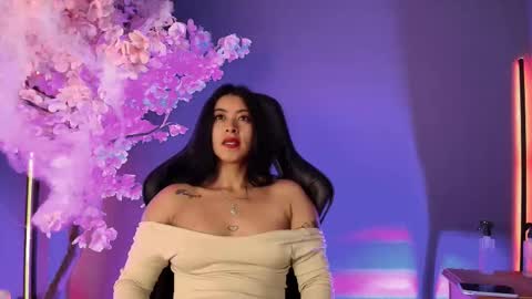 Snapshot of bellafernandez chatting on 11-02-25, 01:02 Bella online show from 11-02-25, 01:02