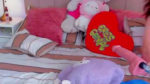 BellaFontana online show from 10-30-25, 04:19