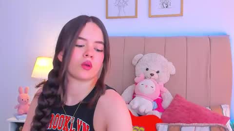 Snapshot of bellafontana chatting on 03-05-26, 05:42 BellaFontana online show from 03-05-26, 05:42