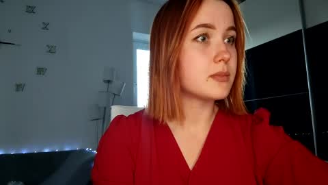 Snapshot of bellahoneyy_ chatting on 05-31-26, 07:04 Bella online show from 05-31-26, 07:04