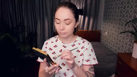 Bella online show from 04-22-26, 08:06