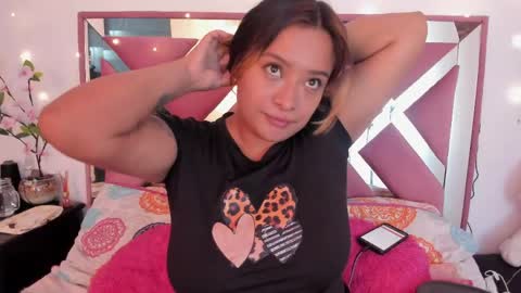 Snapshot of bellalumi chatting on 05-23-26, 03:45 bellalumi online show from 05-23-26, 03:45