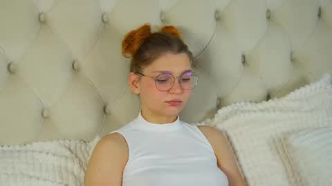 BellaMarebelle online show from 11-18-25, 05:01