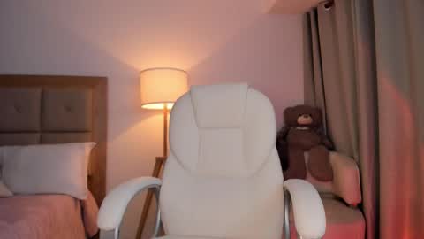 Bella Mia online show from 10-24-25, 12:52