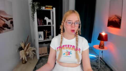 Bella online show from 09-10-25, 09:48