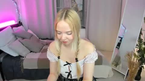 Bella online show from 10-16-25, 10:11