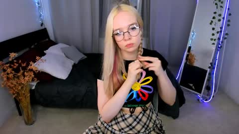 Bella online show from 03-31-26, 12:16