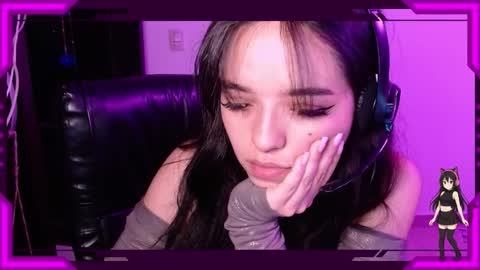 Bella Monteluna online show from 10-25-25, 01:46