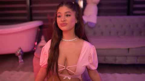 Bella online show from 10-31-25, 06:53