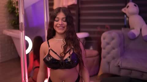 Bella online show from 11-10-25, 06:40